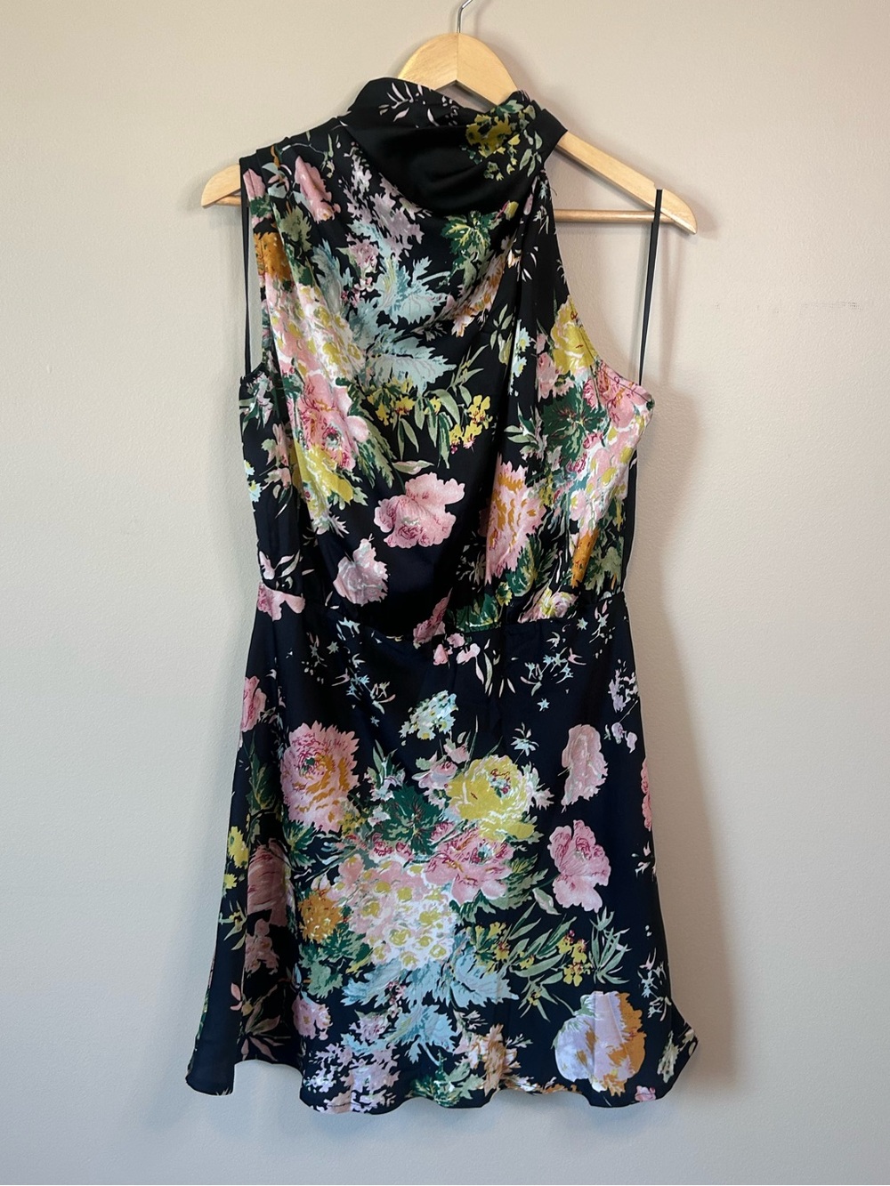 Petal & Pup Black Floral Anabelle Halter Neck Mini Dress Size Large - Picture 3 of 7